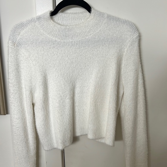 Kendall & Kylie Sweaters - Kendall and Kylie cropped sweater